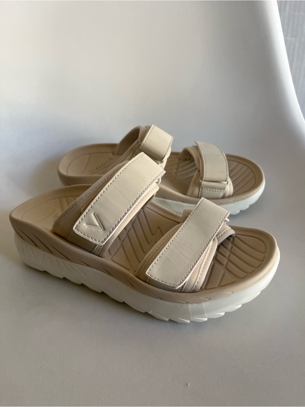 Vionic Renewal Sandals Womens 6 Cream Beige Adjustable Strap Comfort Platform